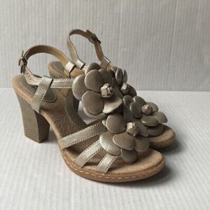 🌴BOC Born Concepts Floral Champagne Gold Leather Slingback Strap Heeled Sandal